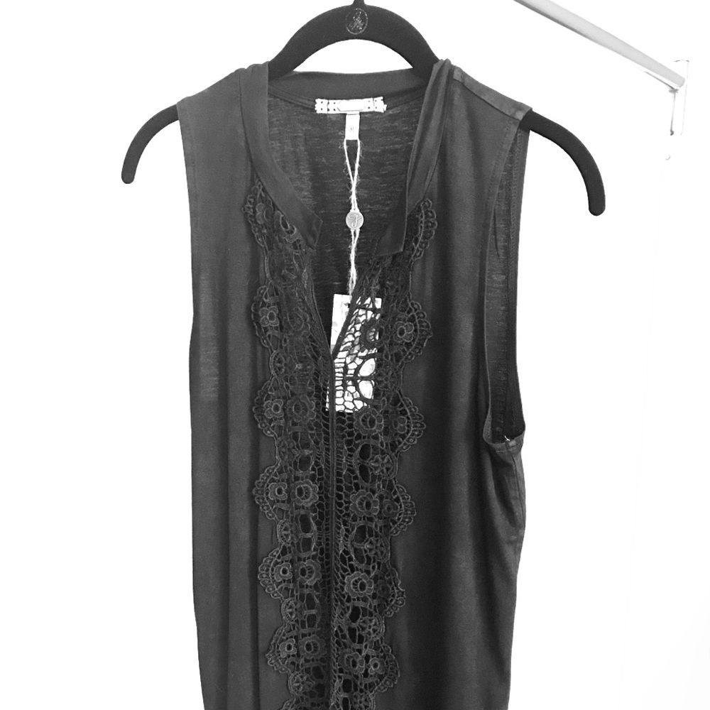 New with tags, black tank from the Buckle